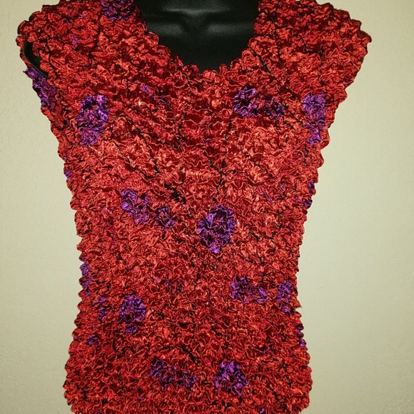 Red Hat Ladies Bubble Top - Picture 4 of 13